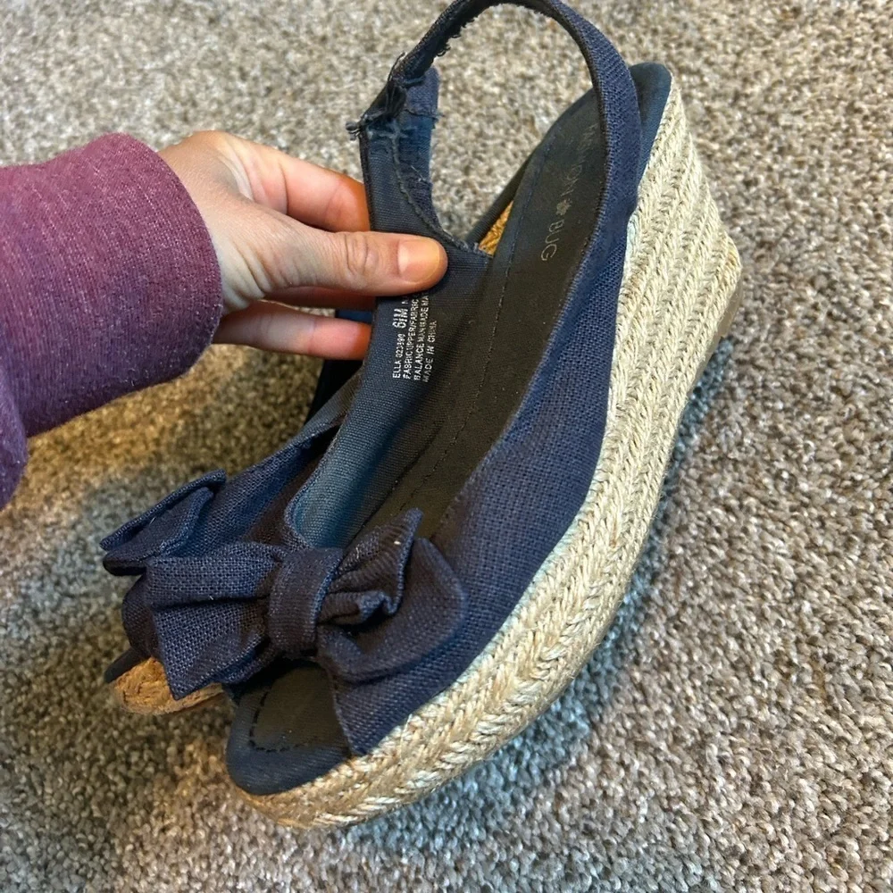 Fashion Bug Y2K Dark Blue Wedges with Bow Accent